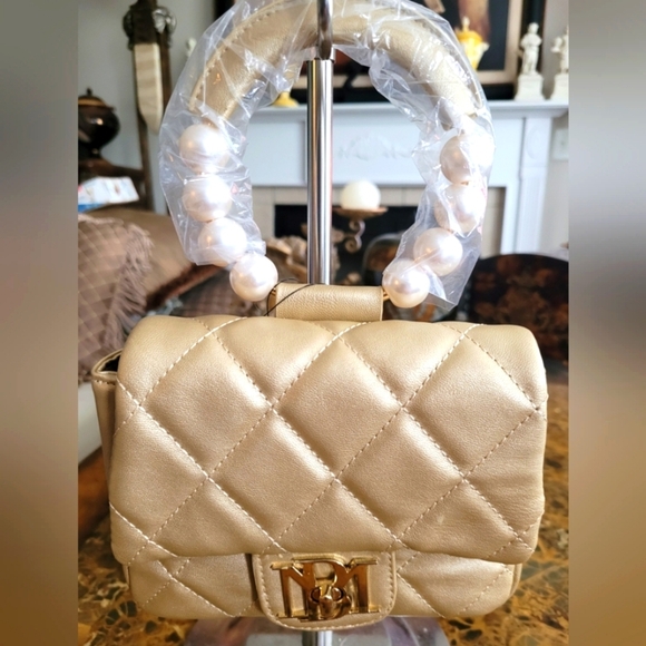 Badgley MISCHKA Elegant Gold Quilted Handbag W/PEARL HANDLE - Picture 1 of 11